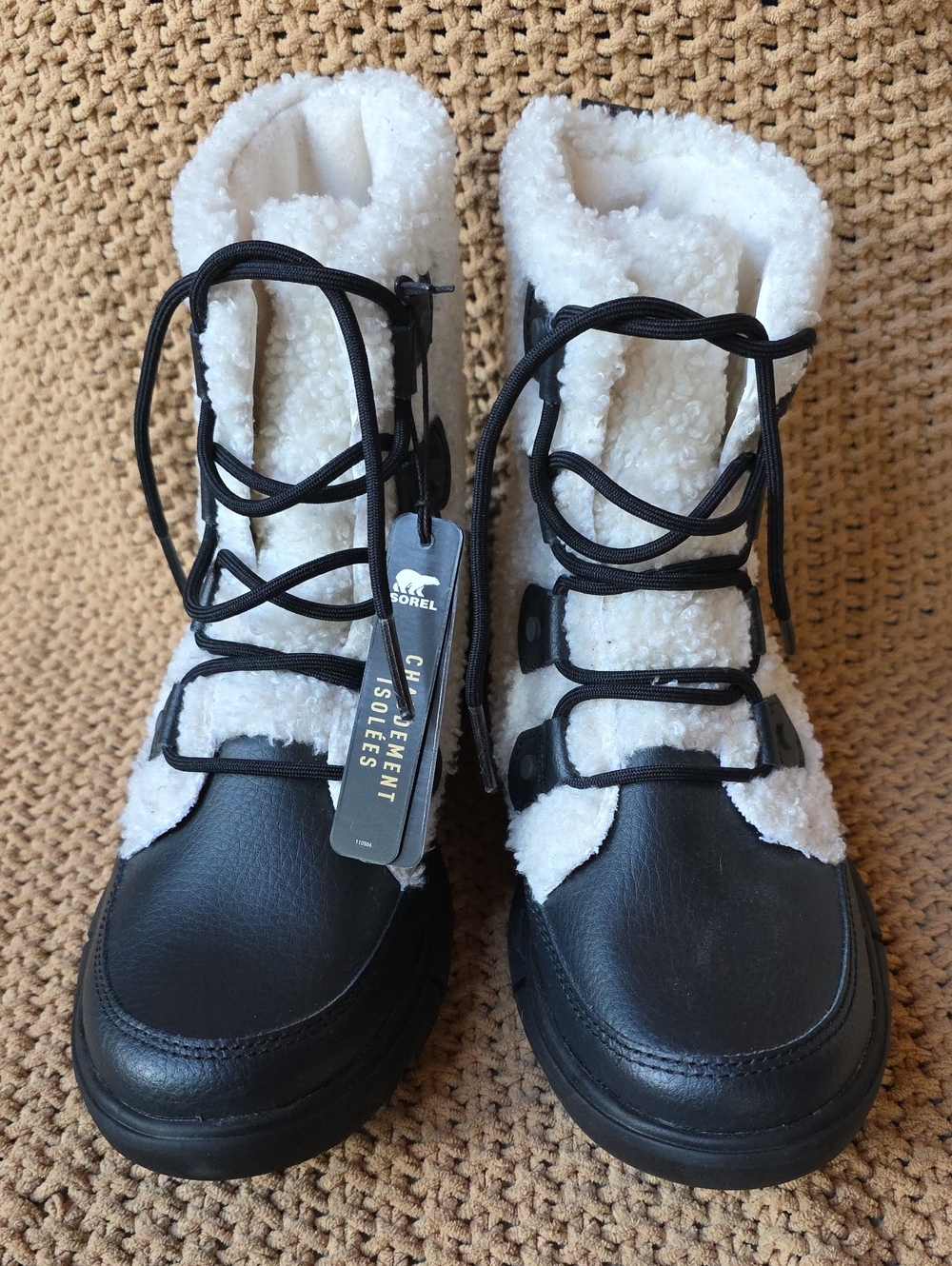 NWT Sorel Black & White Sherpa Lace-Up Boots